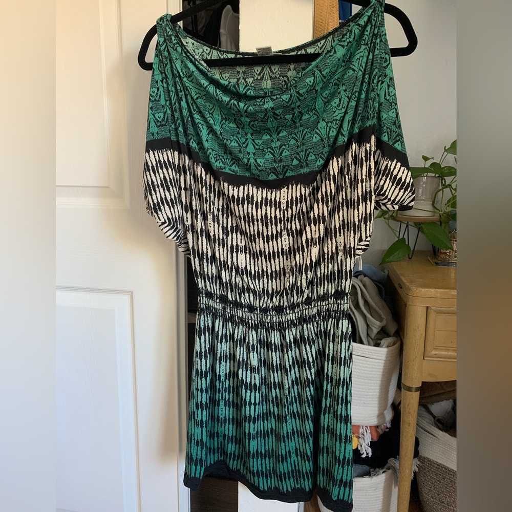Max Studio off-shoulder dress size small